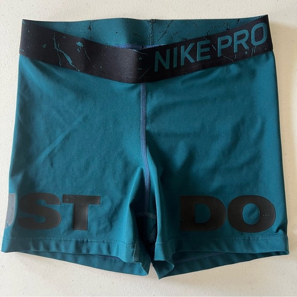Nike Pro Women's 3" Dri-FIT Training Compres Shorts Gym Yoga Teal Green Small - Picture 1 of 9